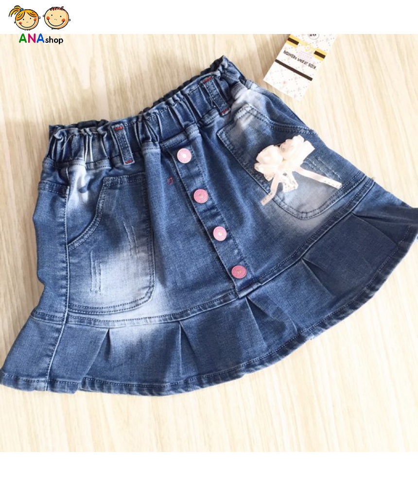 2763135 - S17-25kg, váy jean, mác Kids jean, cài hoa hồng trắng, viền bèo
