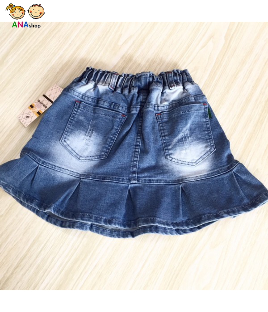 2763135 - S17-25kg, váy jean, mác Kids jean, cài hoa hồng trắng, viền bèo