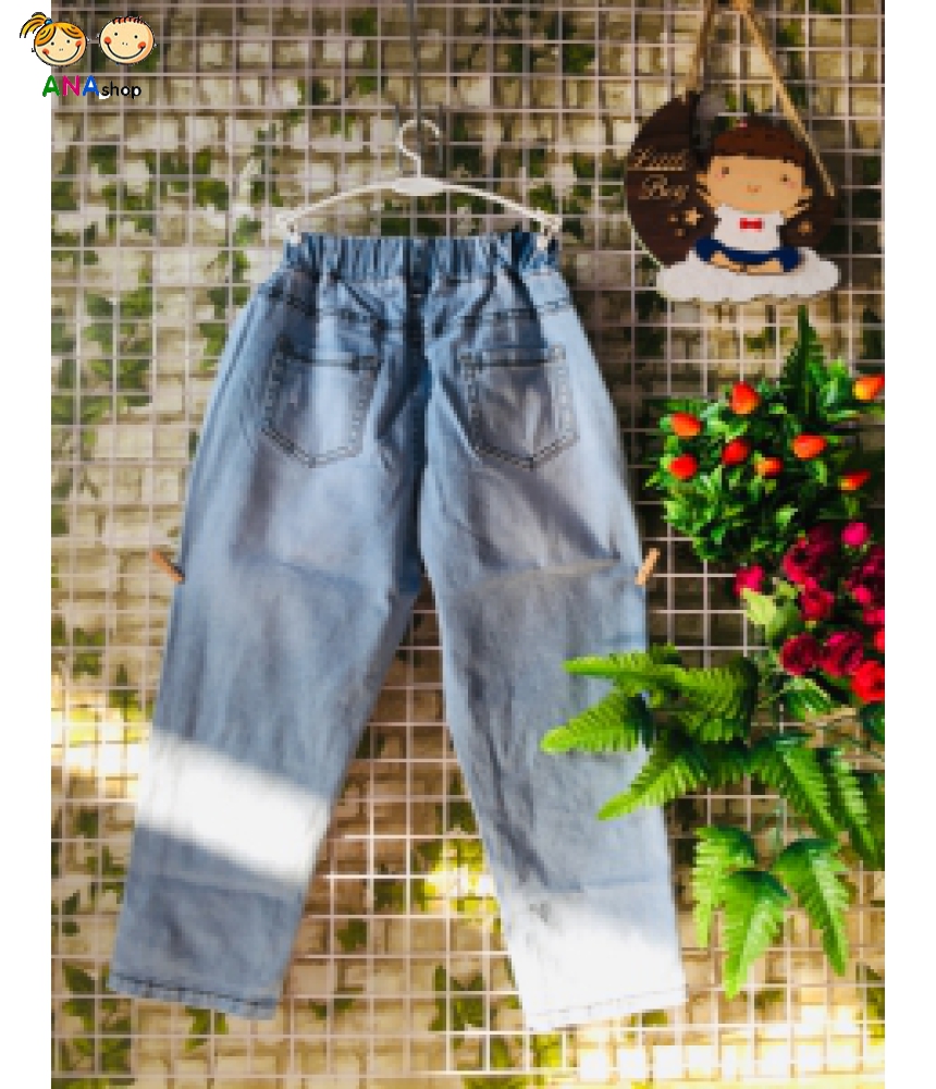 4113180 - S9.14 - Quần jean thêu bướm